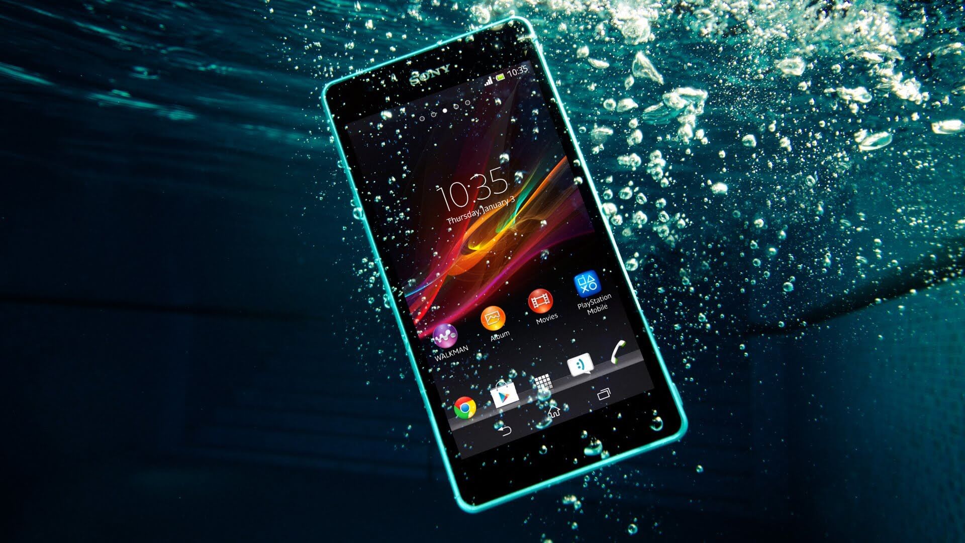  A photo of an iQOO 13 smartphone submerged in water, demonstrating its water-resistant capabilities.